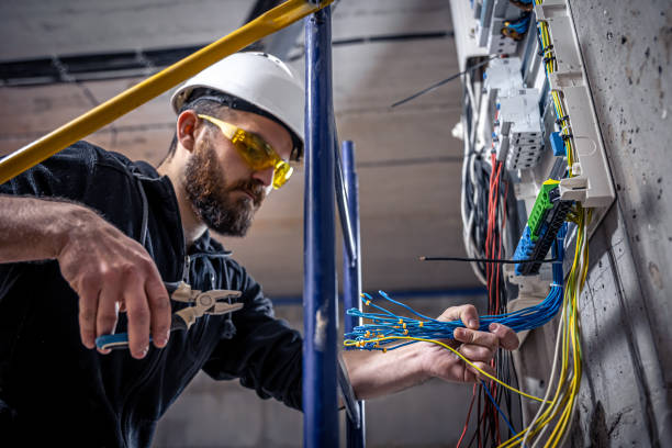 Best Affordable Emergency Electrician  in Liberty, MO